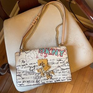DKNY Elissa Graffiti large shoulder, crossbody bag w/adjustable strap, EUC